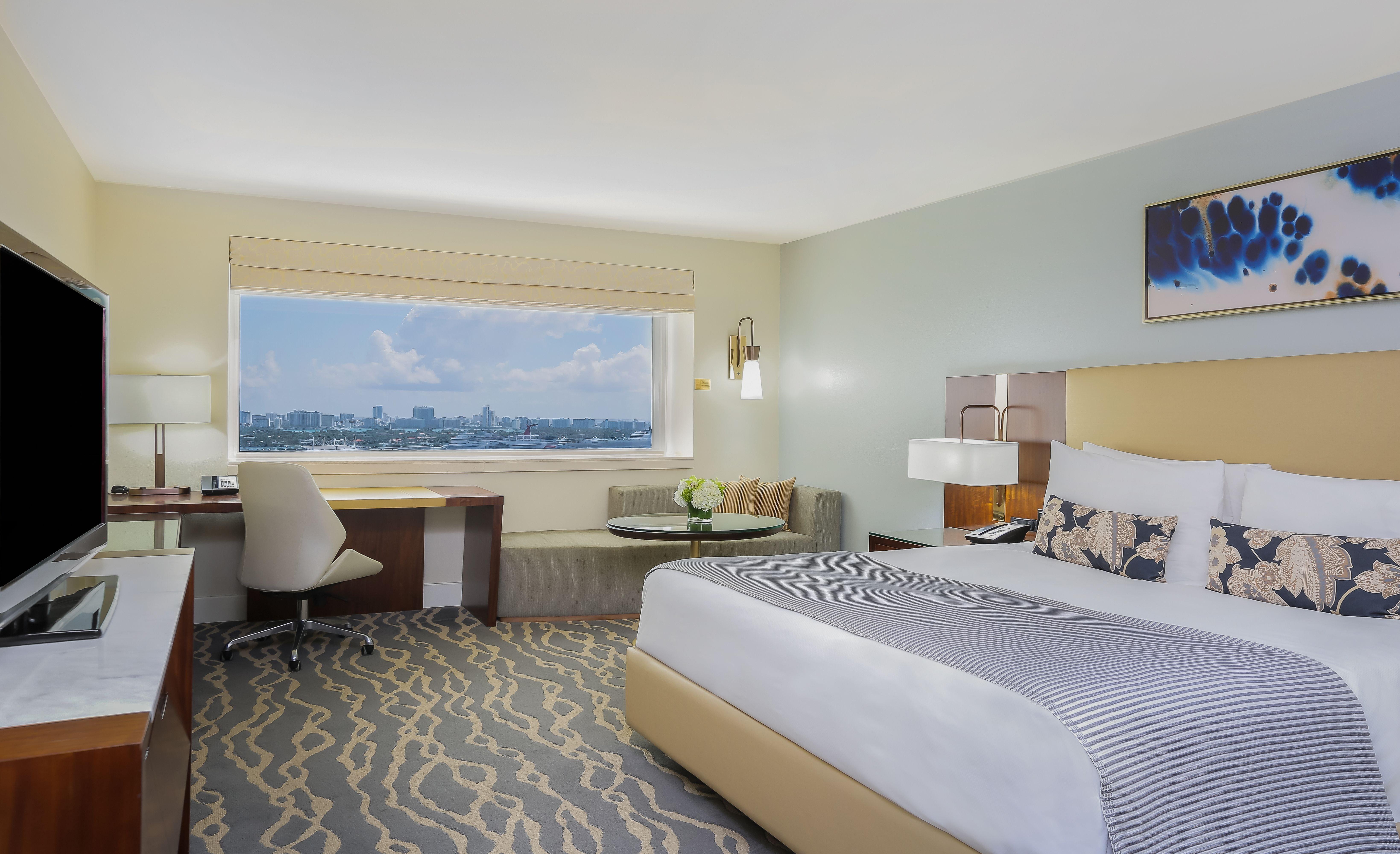 Intercontinental Miami By Ihg Hotel Exterior foto A guest room at the Hilton San Diego Bayfront