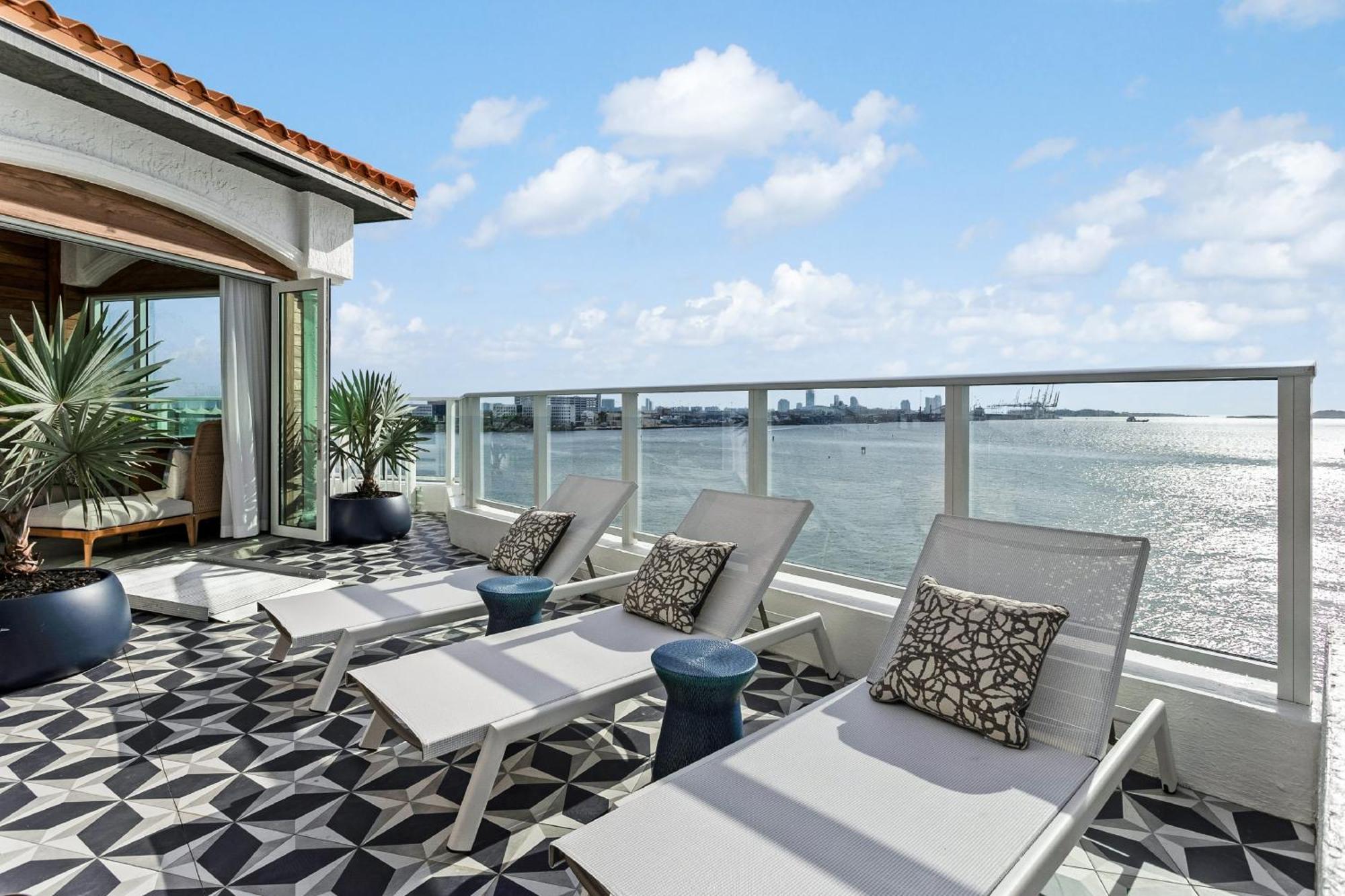 Intercontinental Miami By Ihg Hotel Exterior foto Rooftop pool