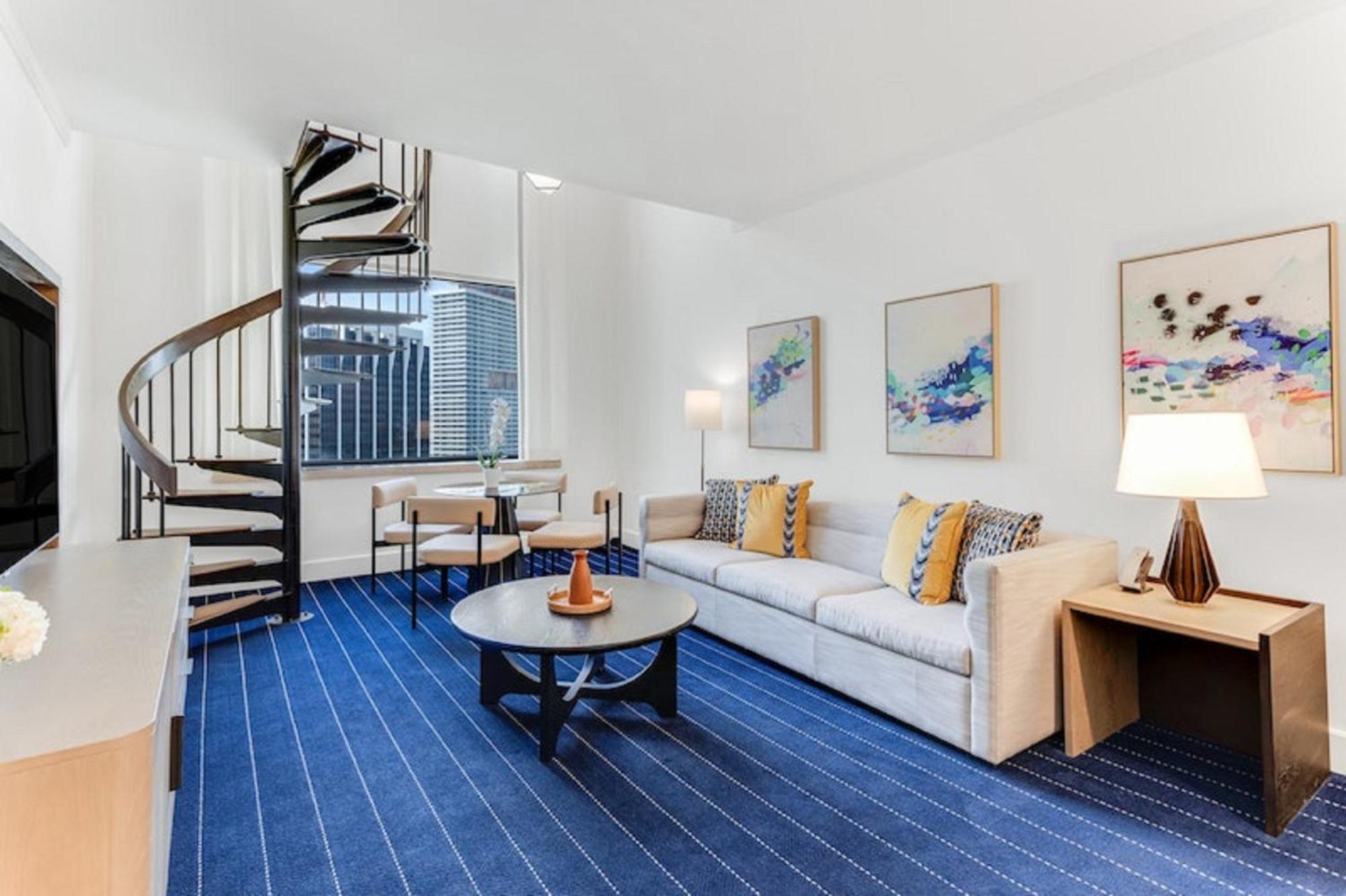 Intercontinental Miami By Ihg Hotel Exterior foto A living room at the Ritz-Carlton