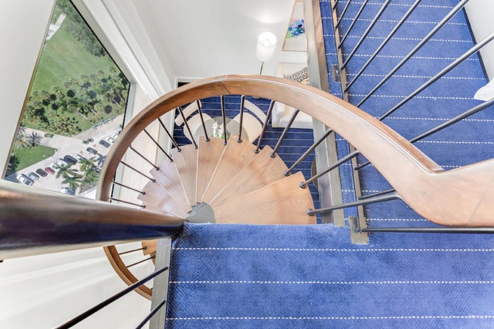 Intercontinental Miami By Ihg Hotel Exterior foto Spiral staircase