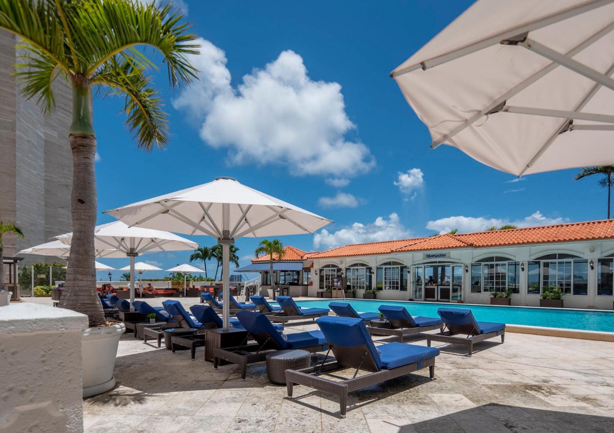 Intercontinental Miami By Ihg Hotel Exterior foto The pool at the Ritz-Carlton, San Juan
