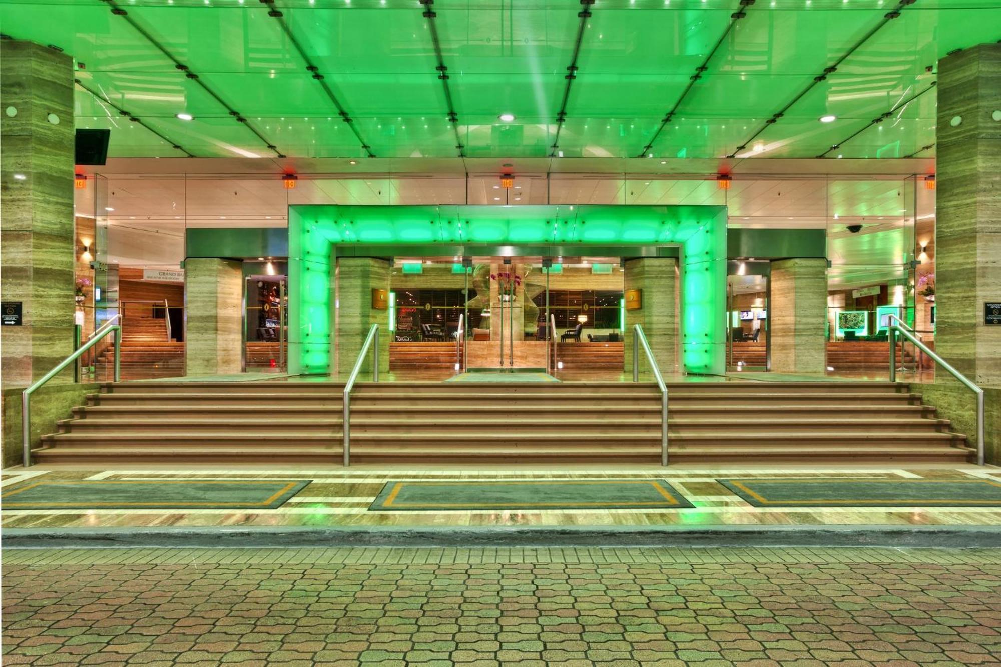 Intercontinental Miami By Ihg Hotel Exterior foto The entrance of the hotel
